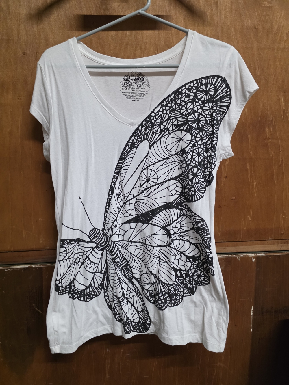 Stranded White Butterfly Graphic V-Neck Tee XXL